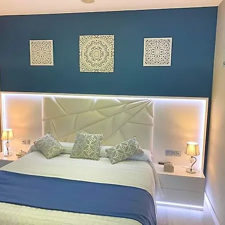 Bronces Hotel 4*