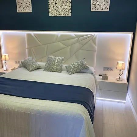 Bronces Hotel Lucena