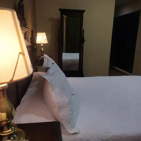 Bronces Hotel Lucena