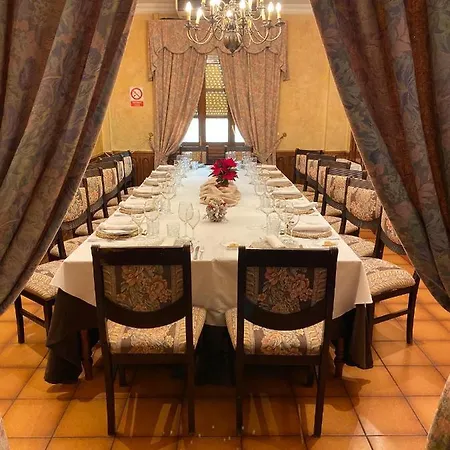Bronces Hotel